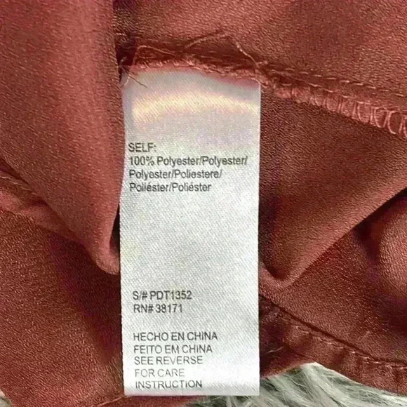 Lucca Couture Off-The Shoulder Flowy Pleated Ruffle Top, L - Picture 9 of 9